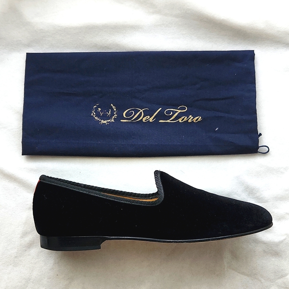 Del Toro Men's Black Velvet Slippers Size 8 worn twice, luxury Italian shoes